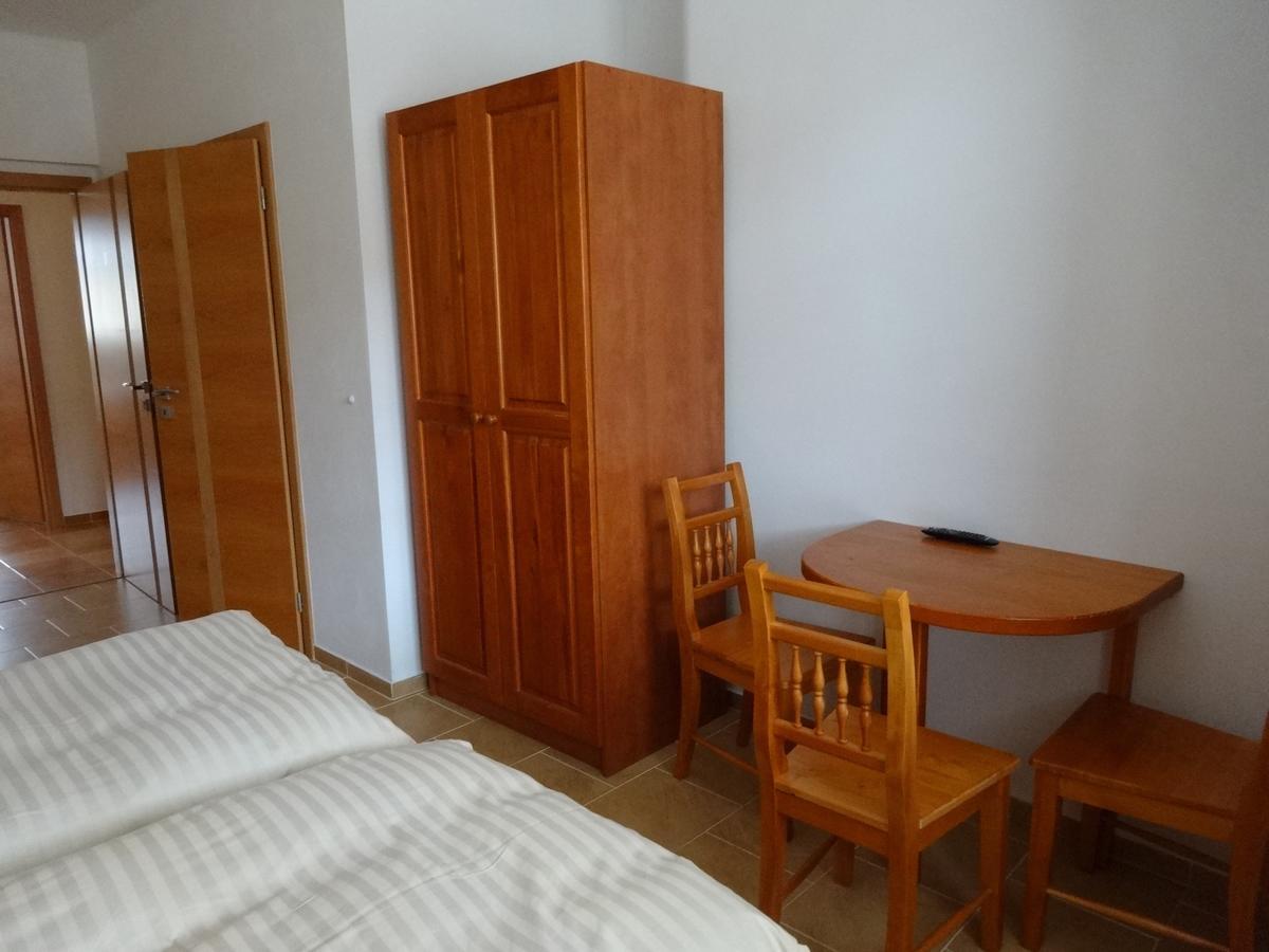 Hostinec U Janatu S Ubytovanim Cestin Номер фото