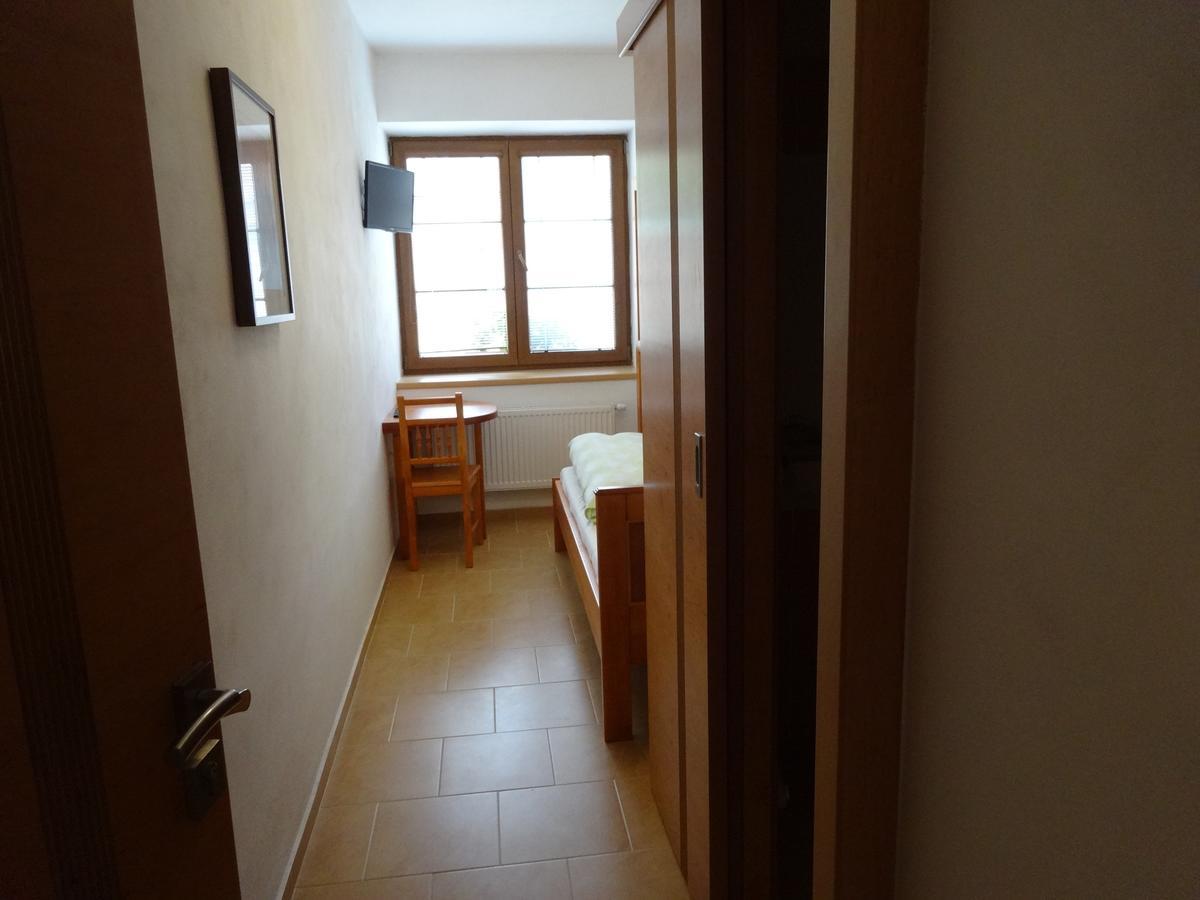 Hostinec U Janatu S Ubytovanim Cestin Номер фото